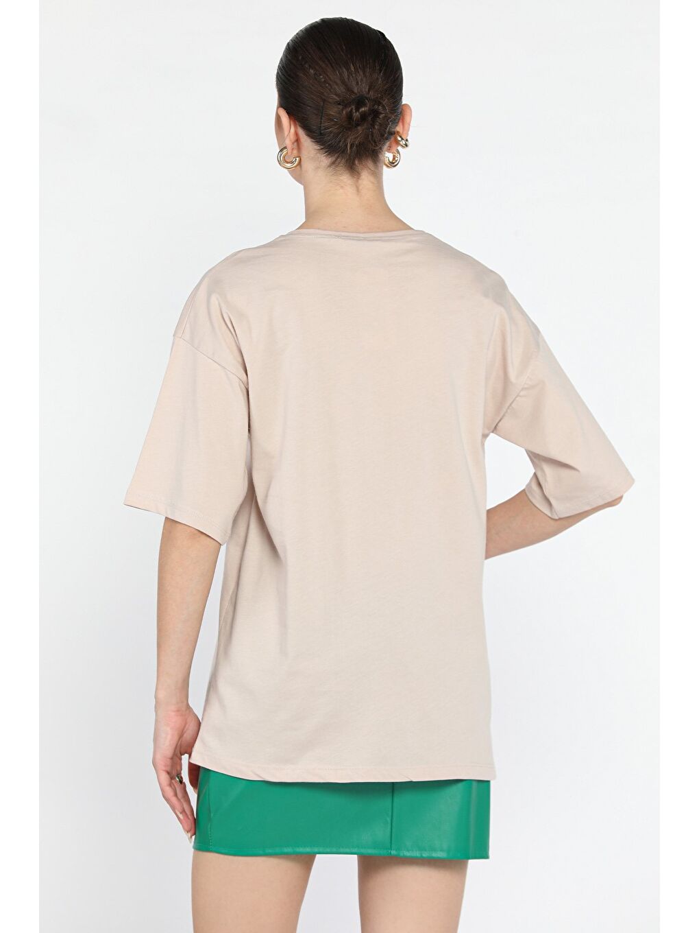 Bej Ön Baskılı Bisiklet Yaka Kadın Tişört-2