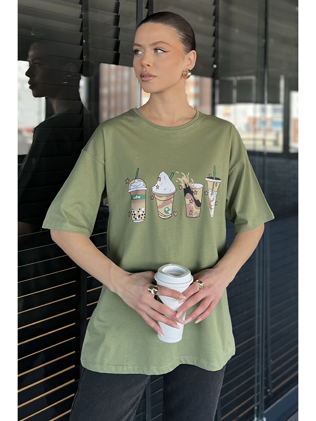 Haki Bisiklet Yaka Ön Baskılı Kadın Tişört-1