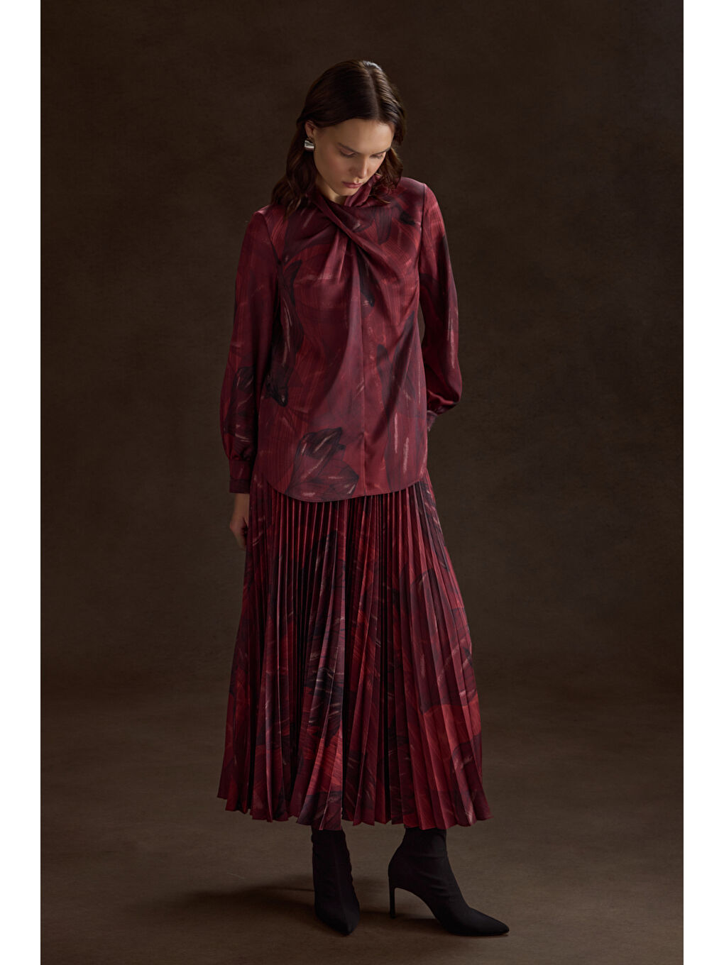 Bordo Desenli Yakası Çarpraz Kuplu Bluz-5