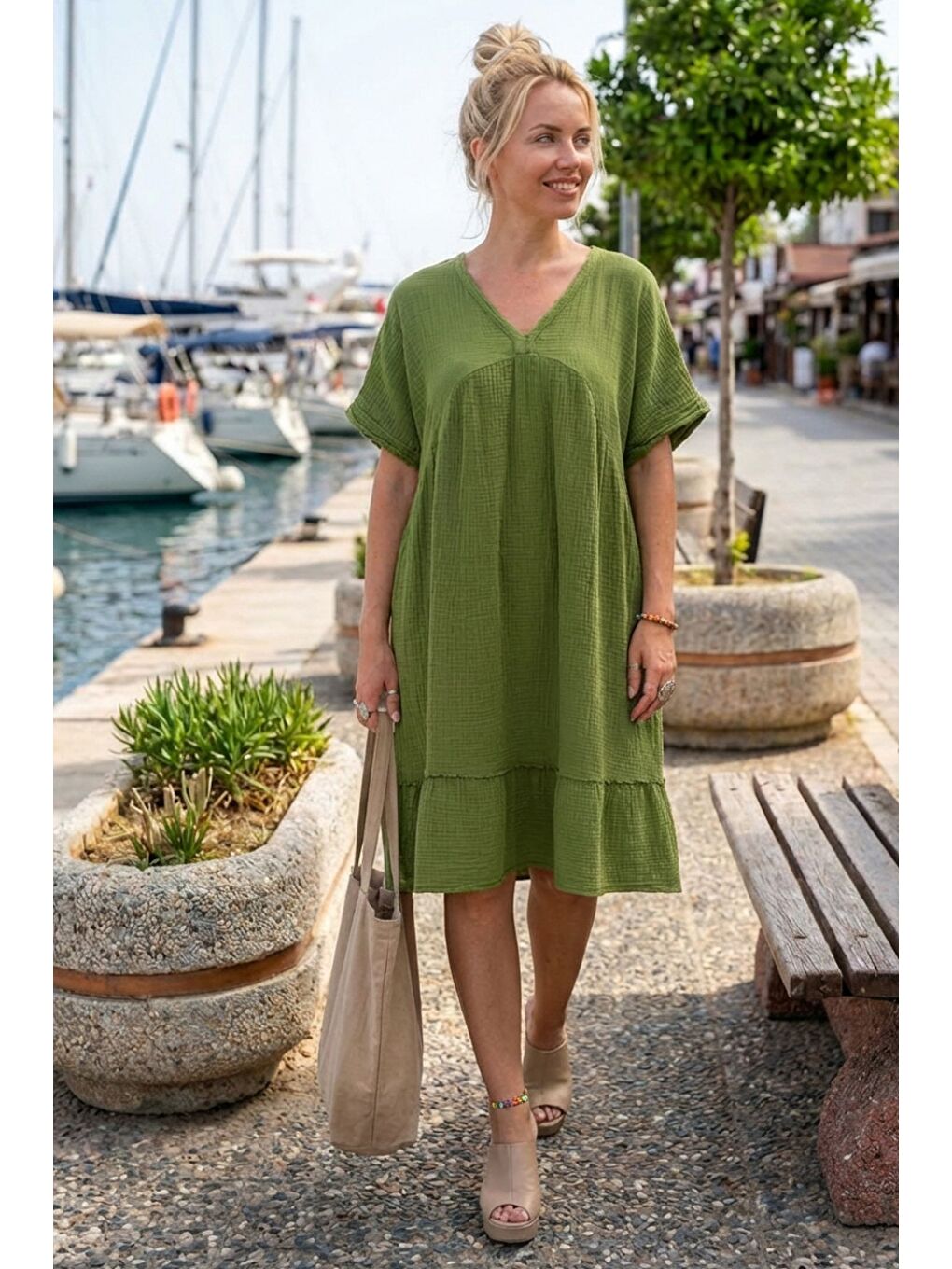 Yeşil V Yaka Kısa Kol Eteği Fırfırlı Casual Müslin Geniş Kesim Dokuma Elbise 106 75-1
