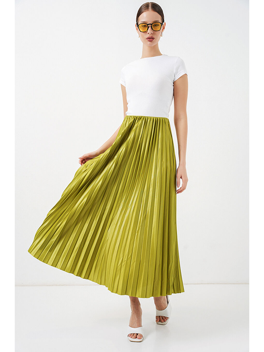 8009 Deri Görünümlü Piliseli Etek - Yağ Yeşil