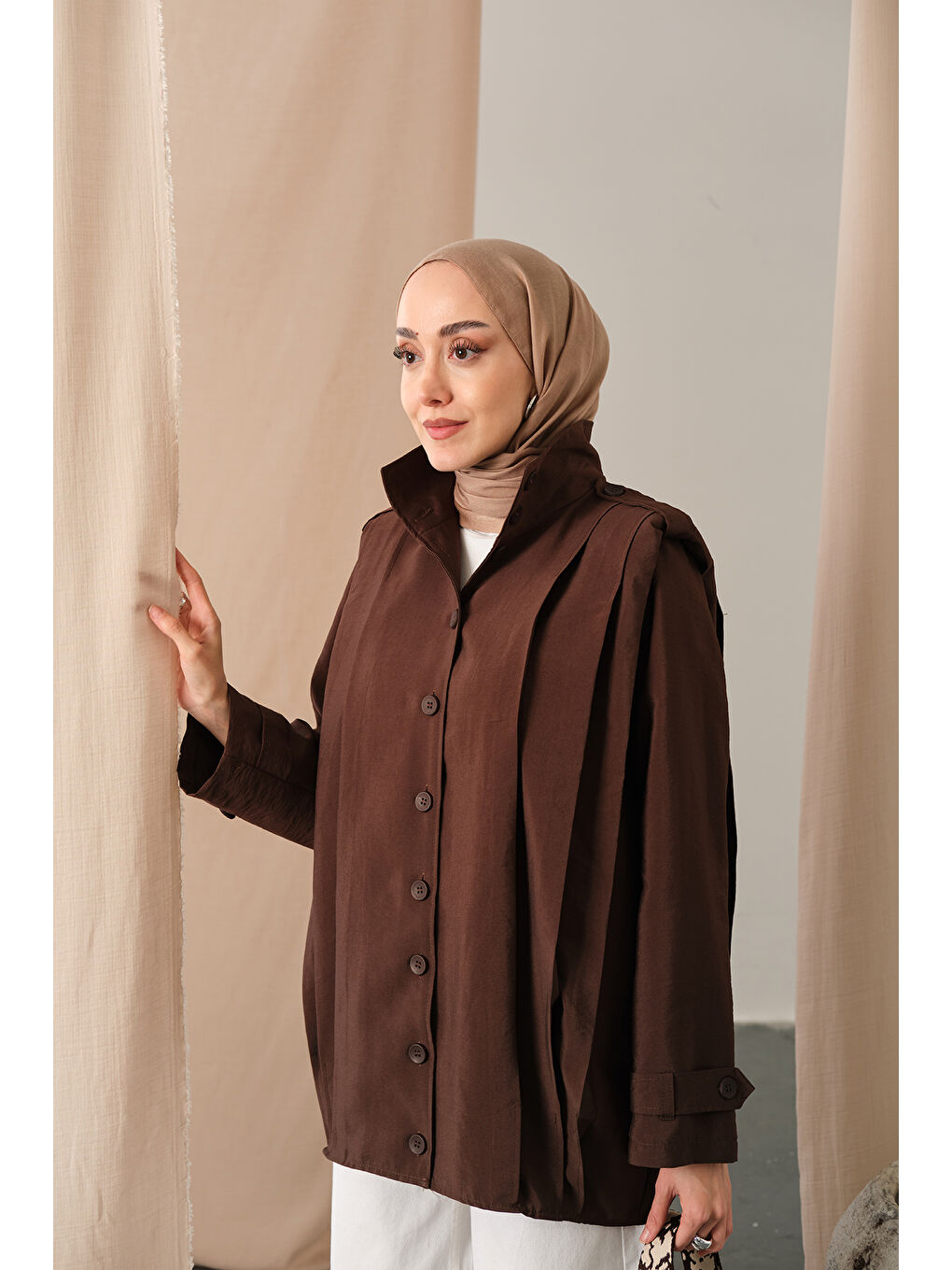 Kadın Önü Pile Detaylı Gömlek Kahverengi-2