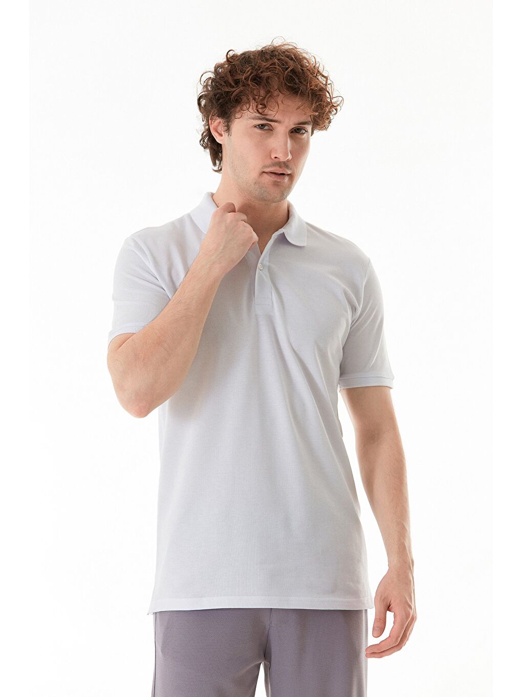 Beyaz Basic Polo Yaka Yarım Düğmeli Tişört-2