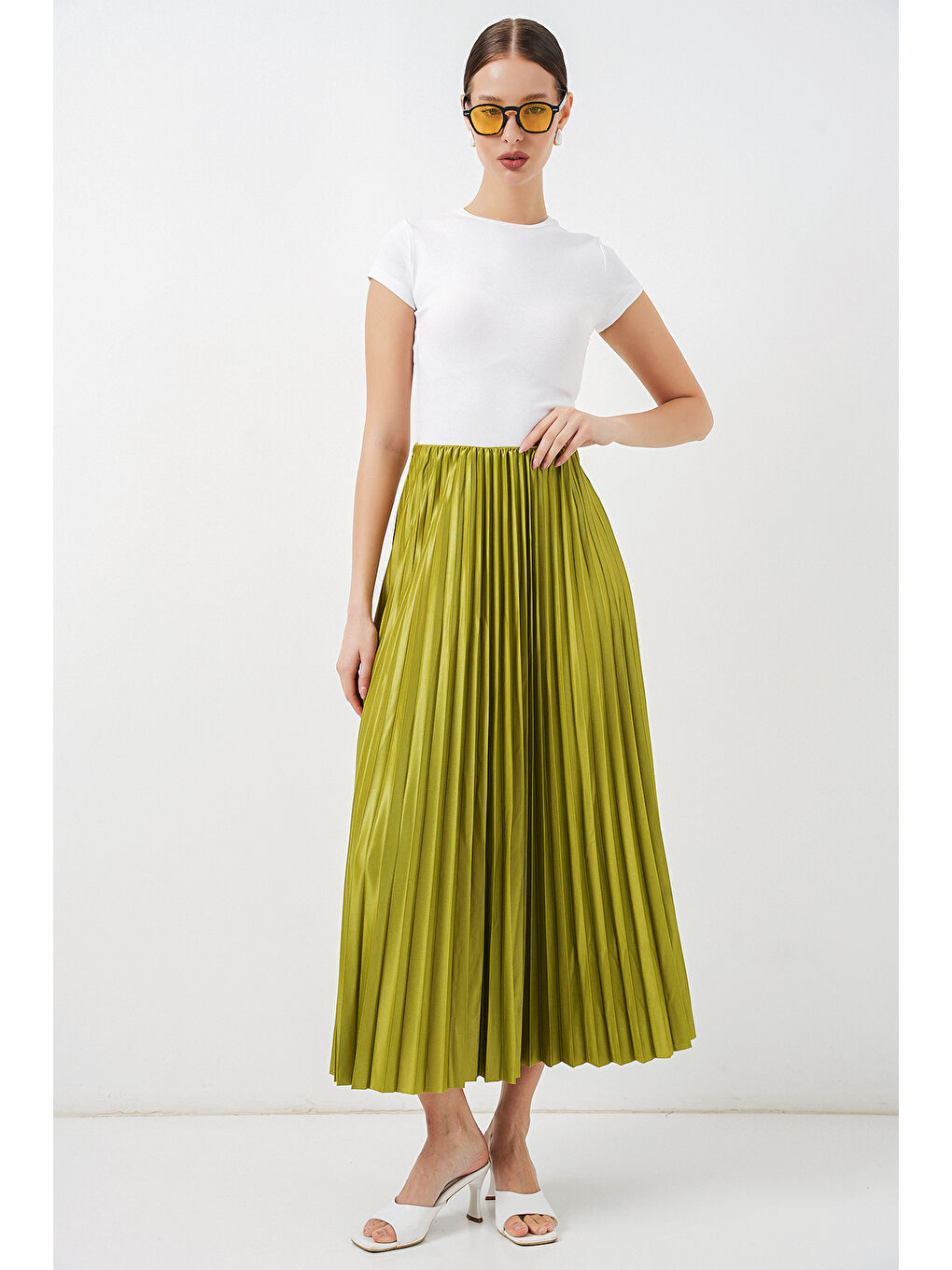 8009 Deri Görünümlü Piliseli Etek - Yağ Yeşil-4