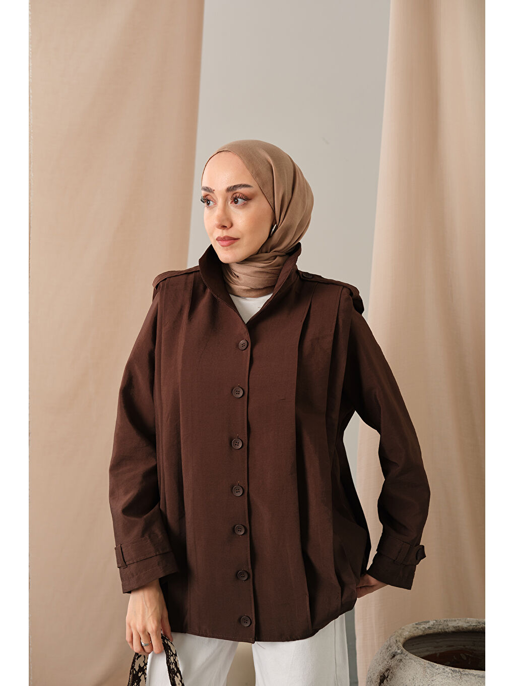 Kadın Önü Pile Detaylı Gömlek Kahverengi-3