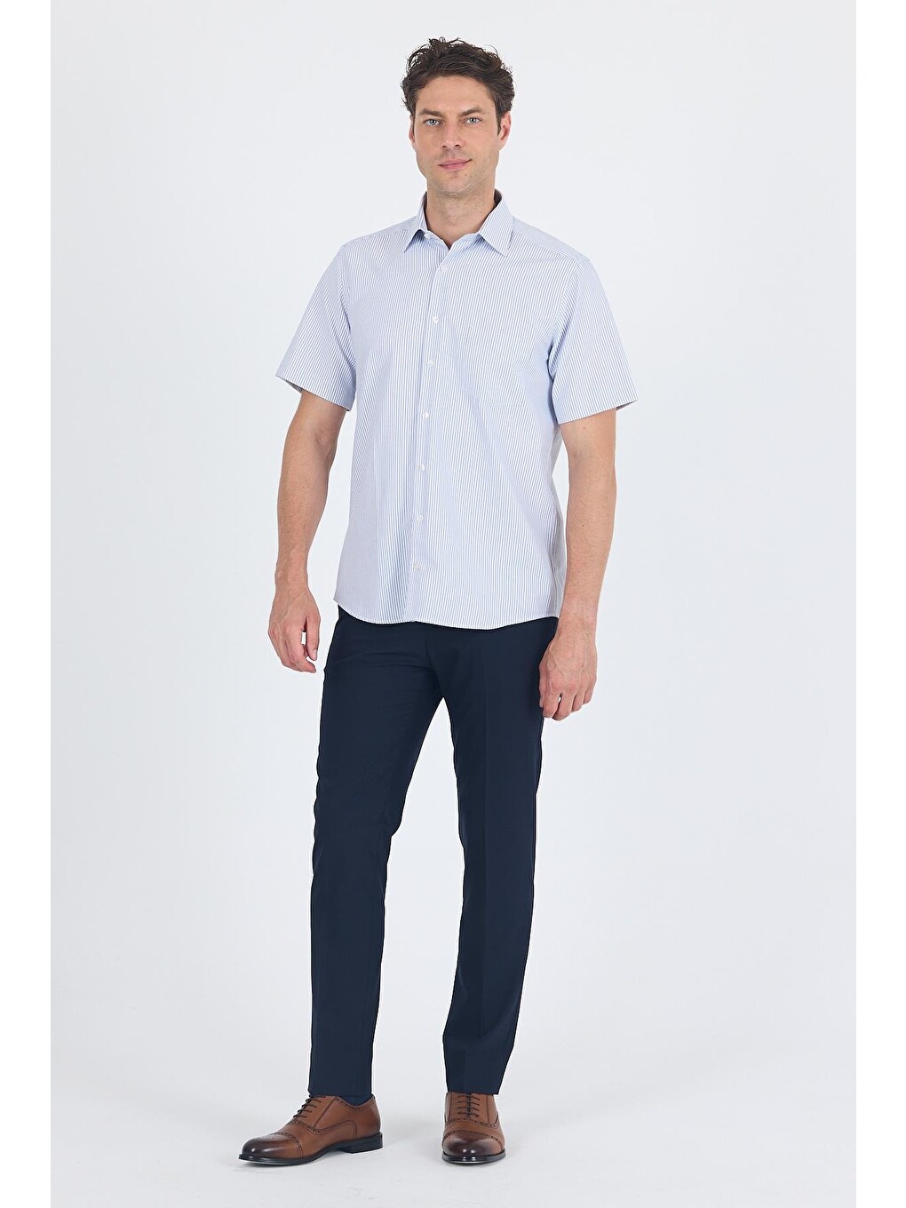 Koyu Lacivert Sert Yaka Kısa Kol Cepli Comfort Fit Cls Gömlek 1004250259-1