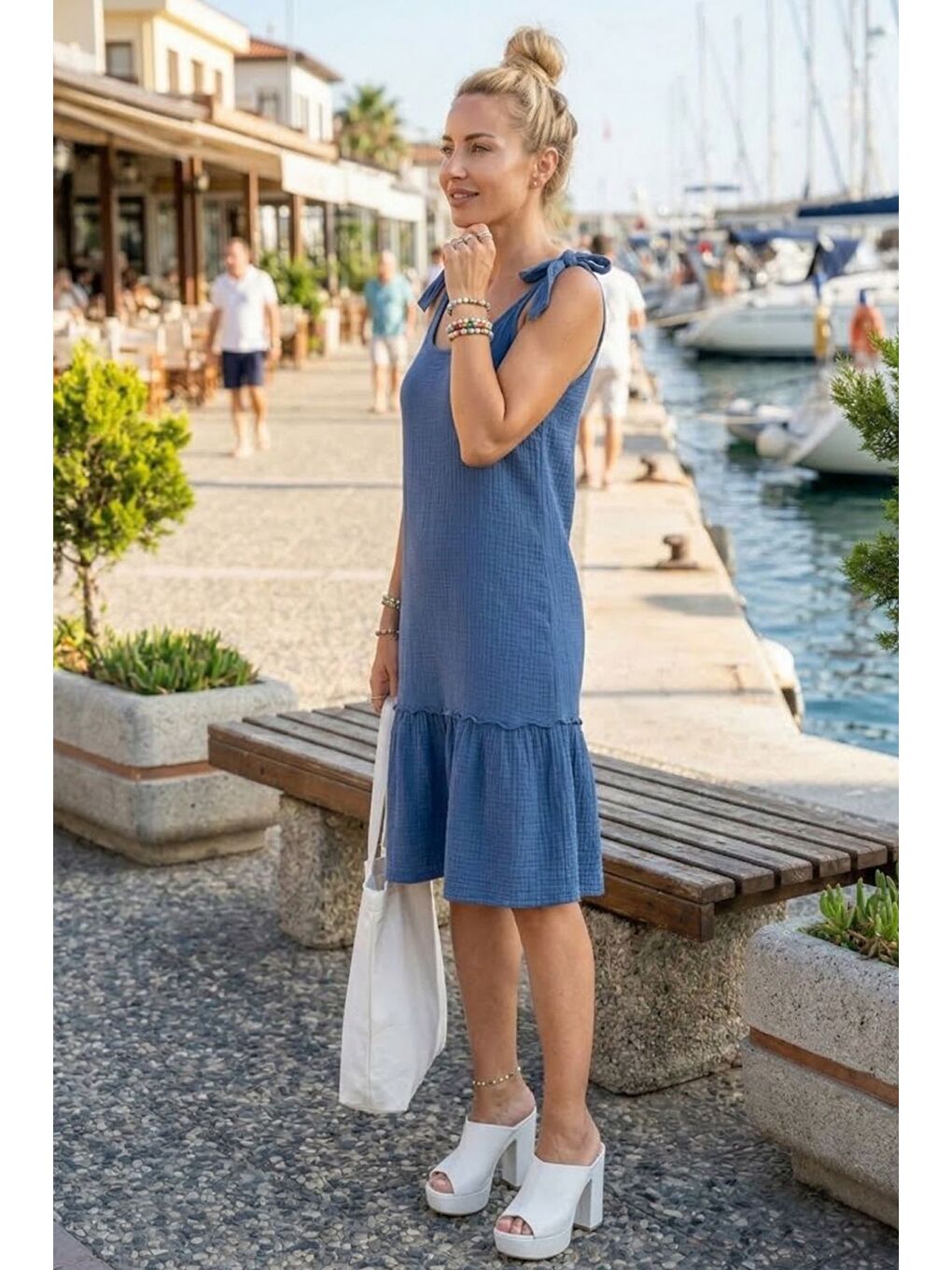 Koyu Mavi Askılı Eteği Fırfırlı Omuzdan Bağlamalı Casual Müslin Dokuma Elbise 95 50-1