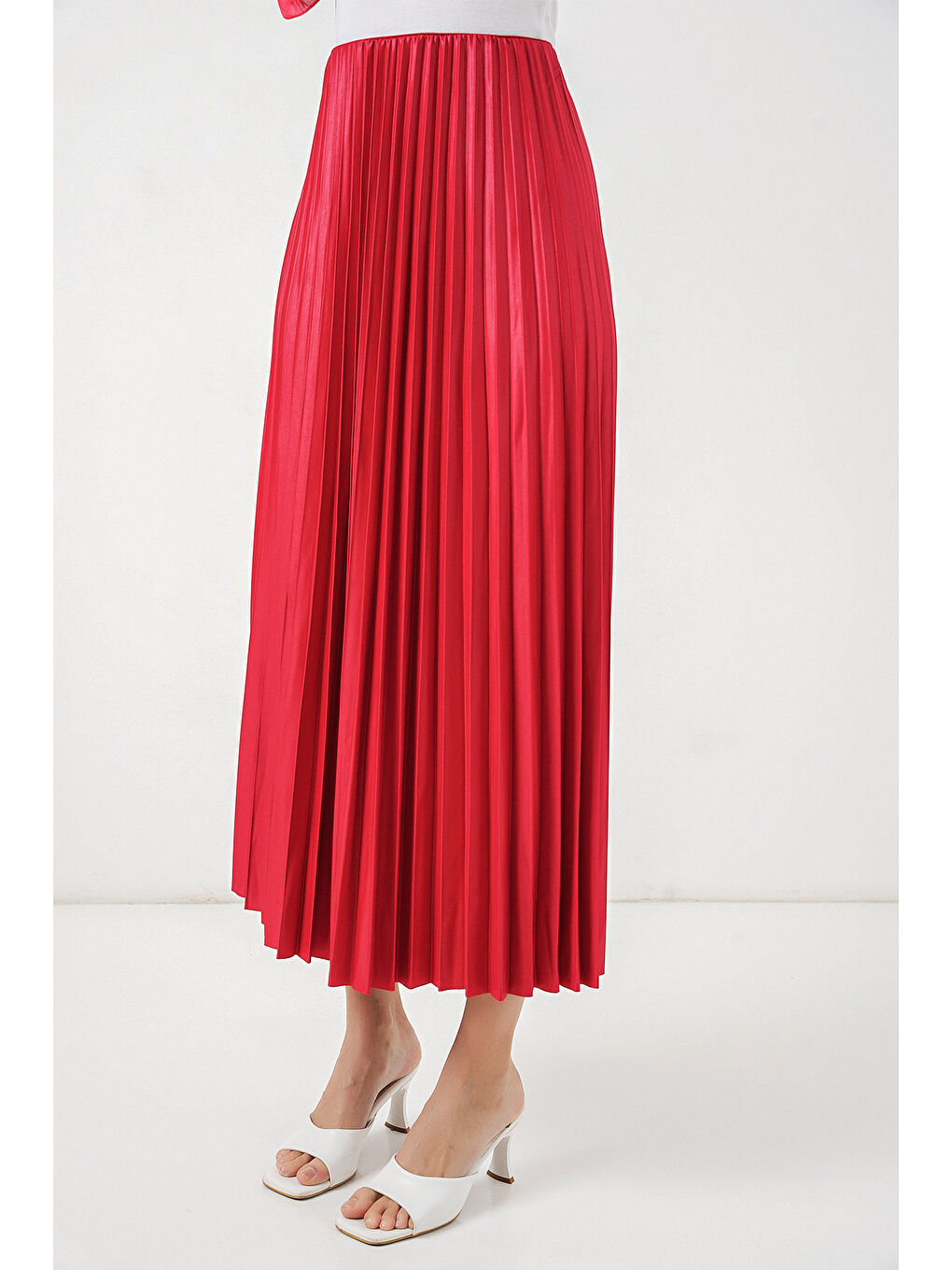 8009 Deri Görünümlü Piliseli Etek - Kırmızı-3