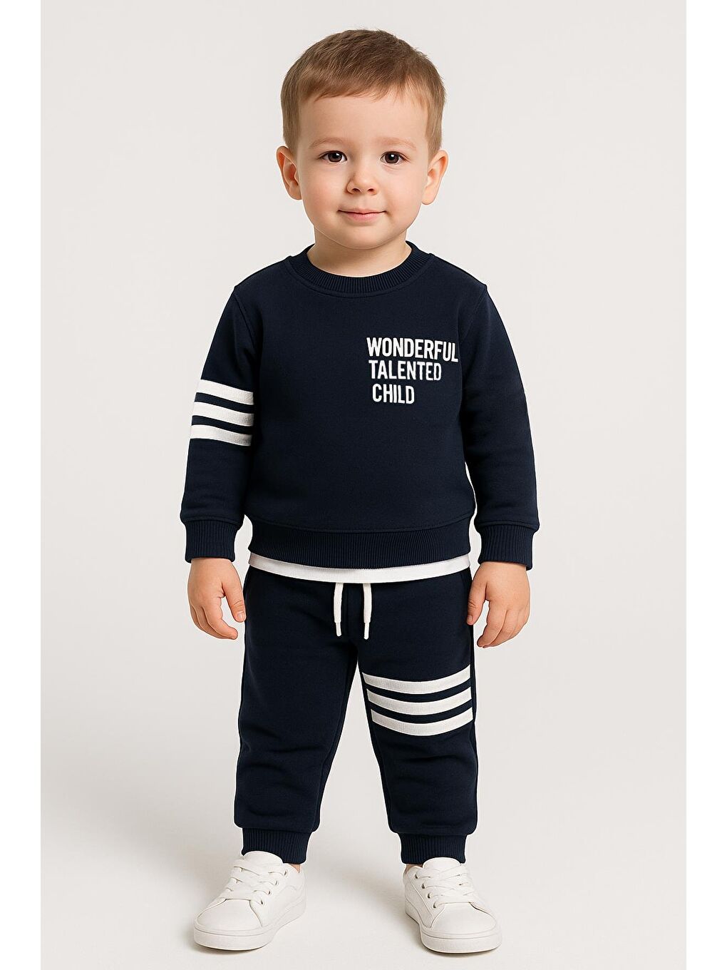 Garnili Şerit Detaylı Lacivert Renk Erkek Çocuk Eşofman Takımı