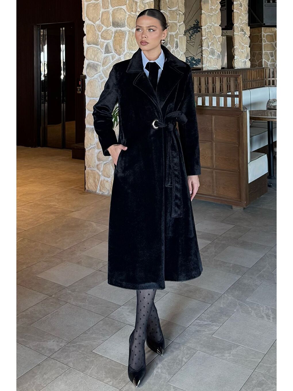 Siyah Kadın Gold Tokalı Kuşaklı İç Astarlı Sakallı Kaban