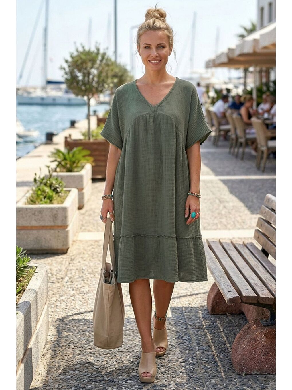 Haki V Yaka Kısa Kol Eteği Fırfırlı Casual Müslin Geniş Kesim Dokuma Elbise 106 75-1