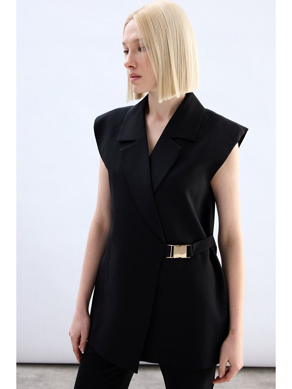 Yan Kemerli Uzun Yelek - Siyah-2