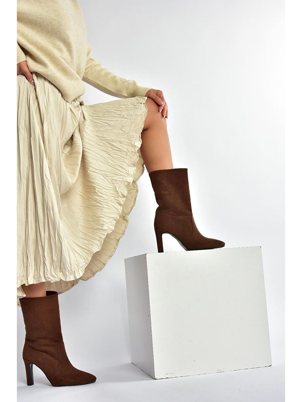 Kahverengi Kadın Bot L404891302-3