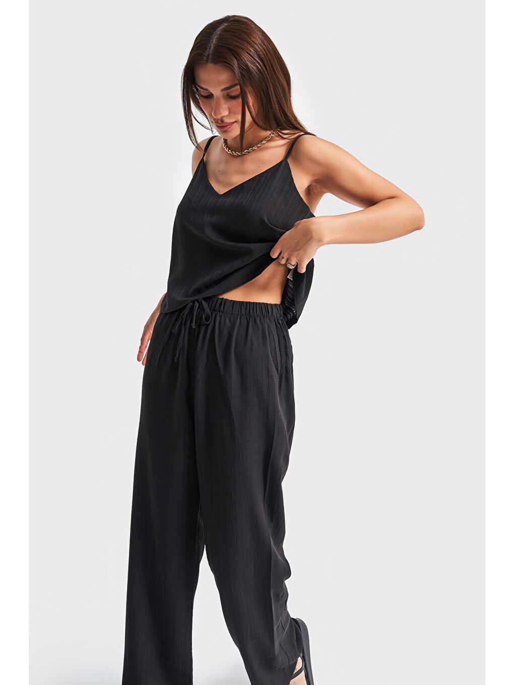 Kadın Siyah Renk s5-1 Rahat Kesim Yazlık Kumaş Pantolon Büstiyer 2'li Kombin-4