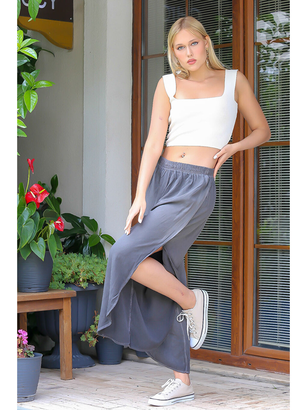 Gri Yırtmaçlı Dokuma Geniş Kesim Lastikli Bel Bol Paça Şalvar Pantolon