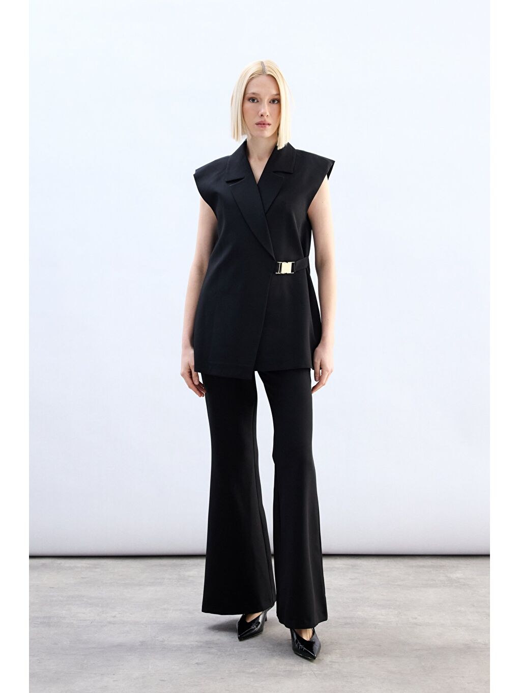 Yan Kemerli Uzun Yelek - Siyah-5