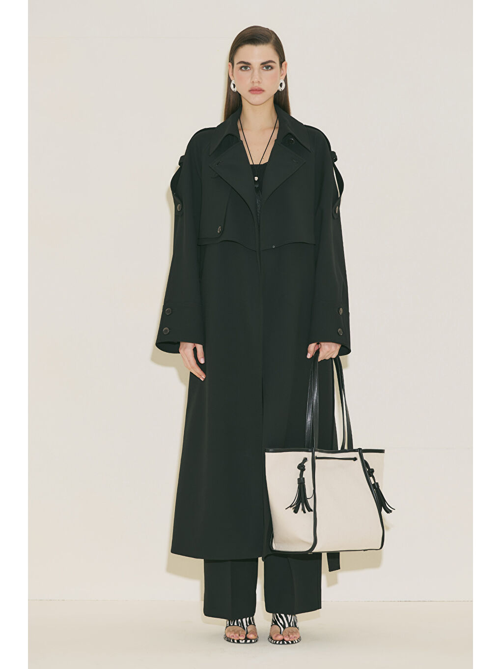 Kanvas Püsküllü Cıty Çanta Siyah-3