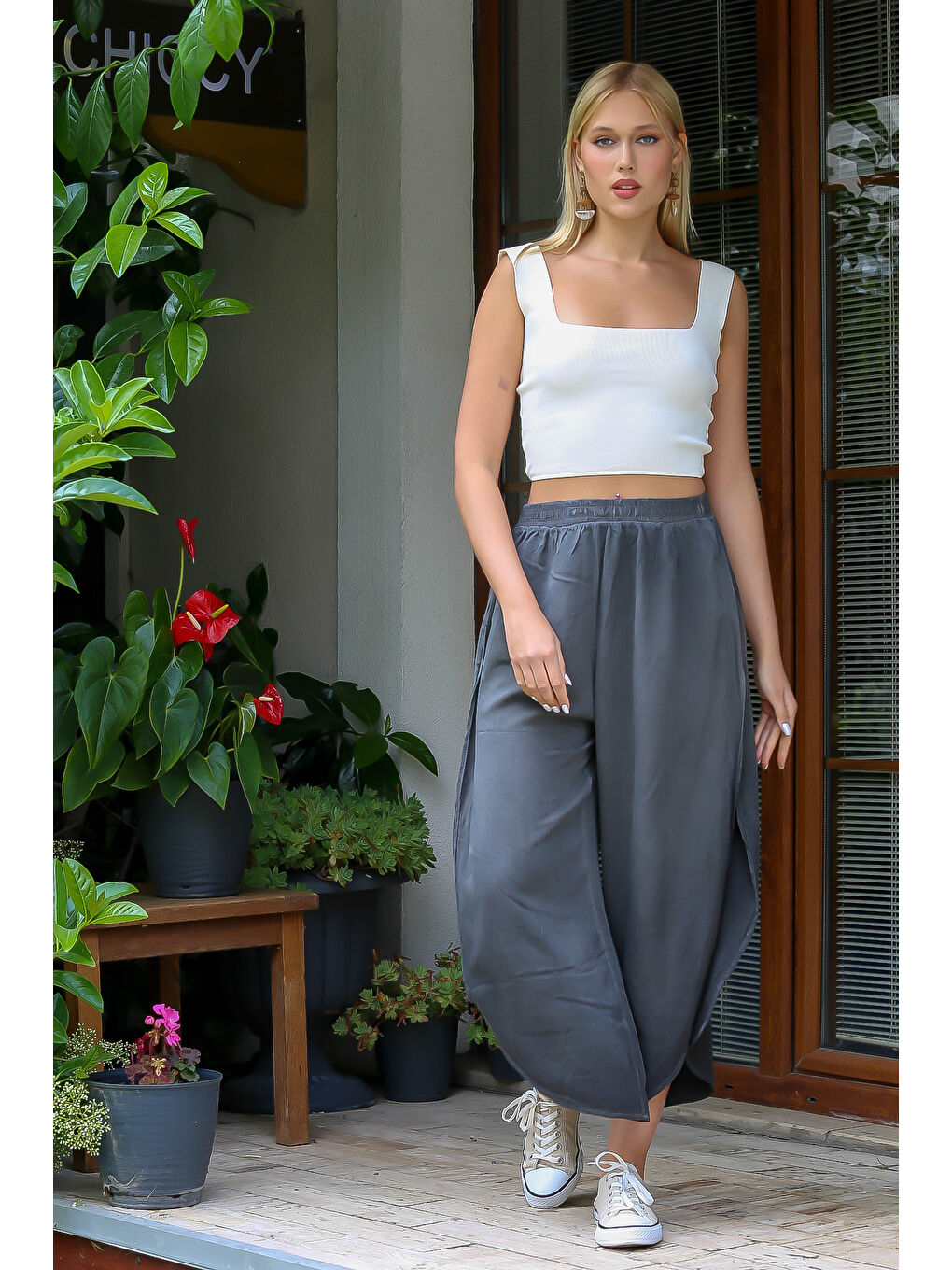 Gri Yırtmaçlı Dokuma Geniş Kesim Lastikli Bel Bol Paça Şalvar Pantolon-2