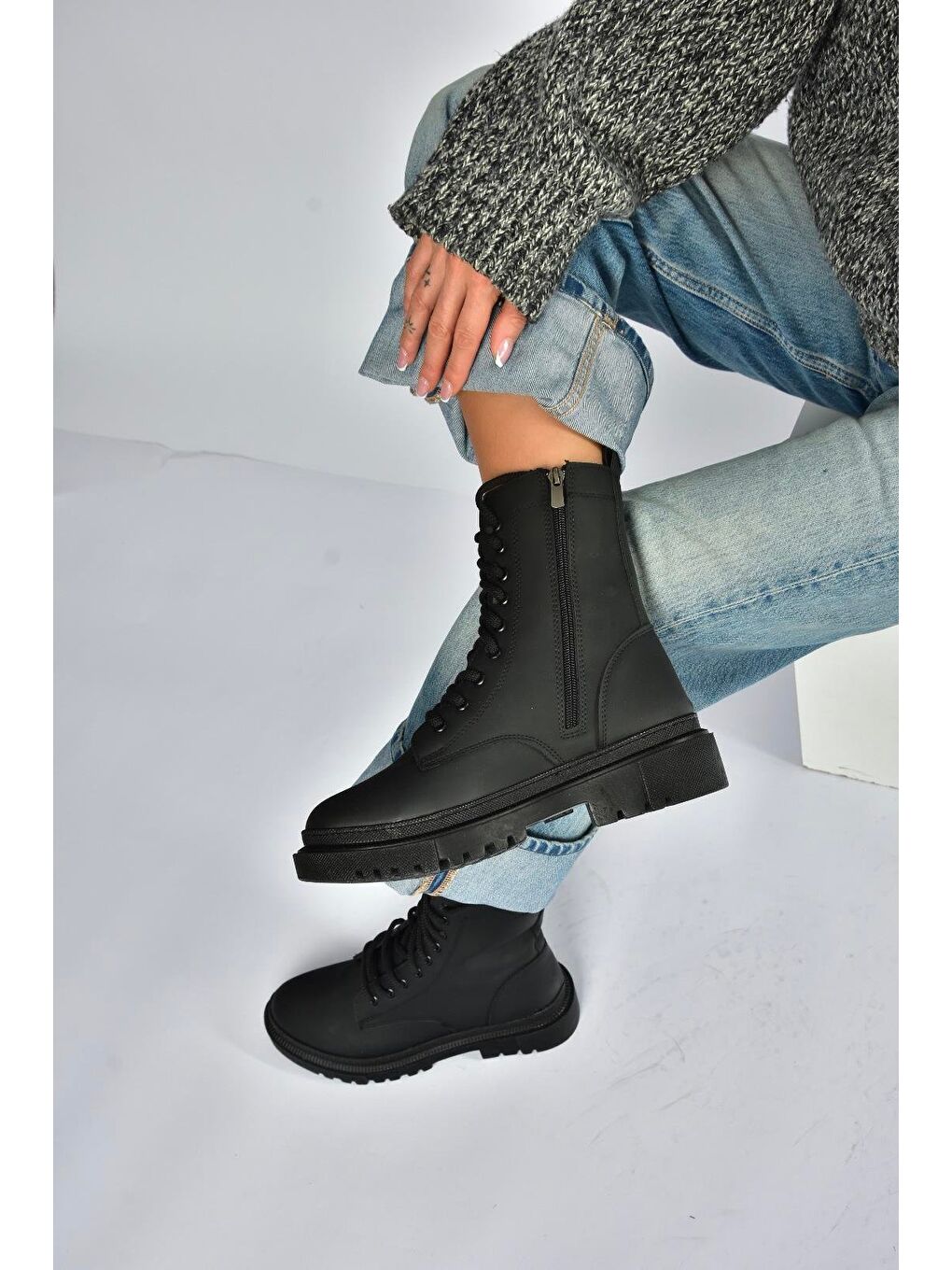 Siyah Kadın Bot V973192401-1