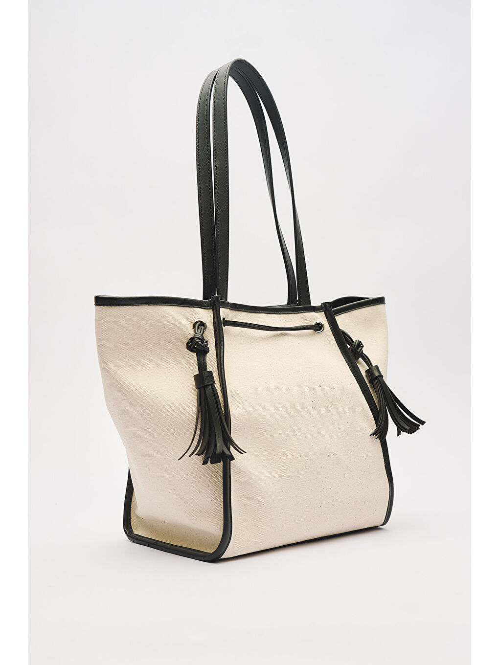 Kanvas Püsküllü Cıty Çanta Siyah-5