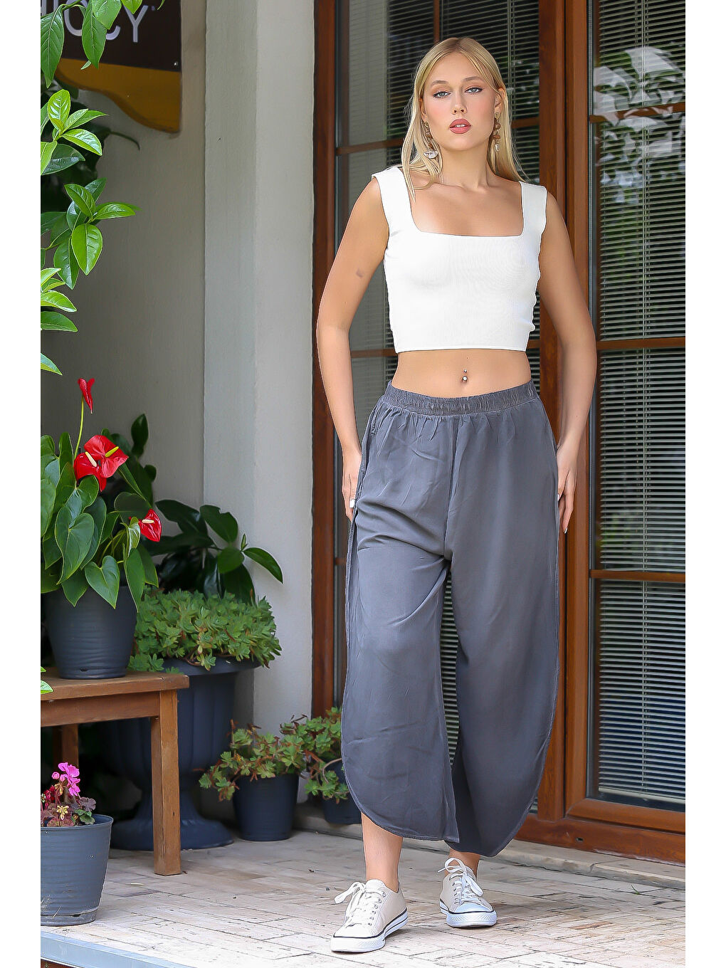 Gri Yırtmaçlı Dokuma Geniş Kesim Lastikli Bel Bol Paça Şalvar Pantolon-4