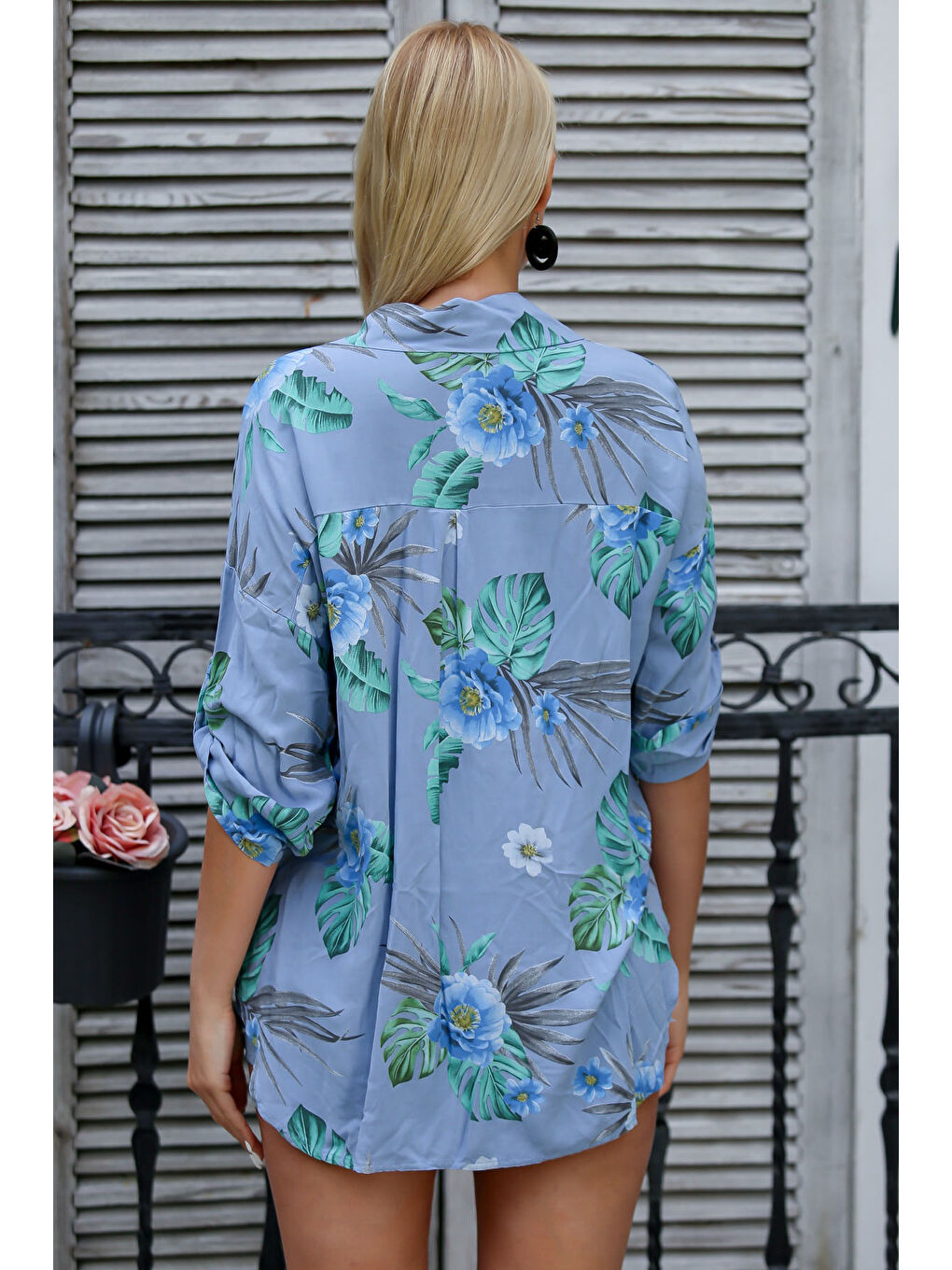 İtalyan Açık Mavi 3/4 Kol Tropikal Desenli Cepli Payetli Allover Baskılı Örme Gömlek-5