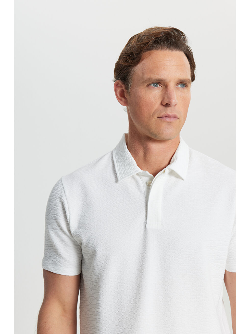 Erkek Beyaz Pamuklu Slim Fit Dar Kesim Polo Yaka Jakarlı Esnek Tişört-4