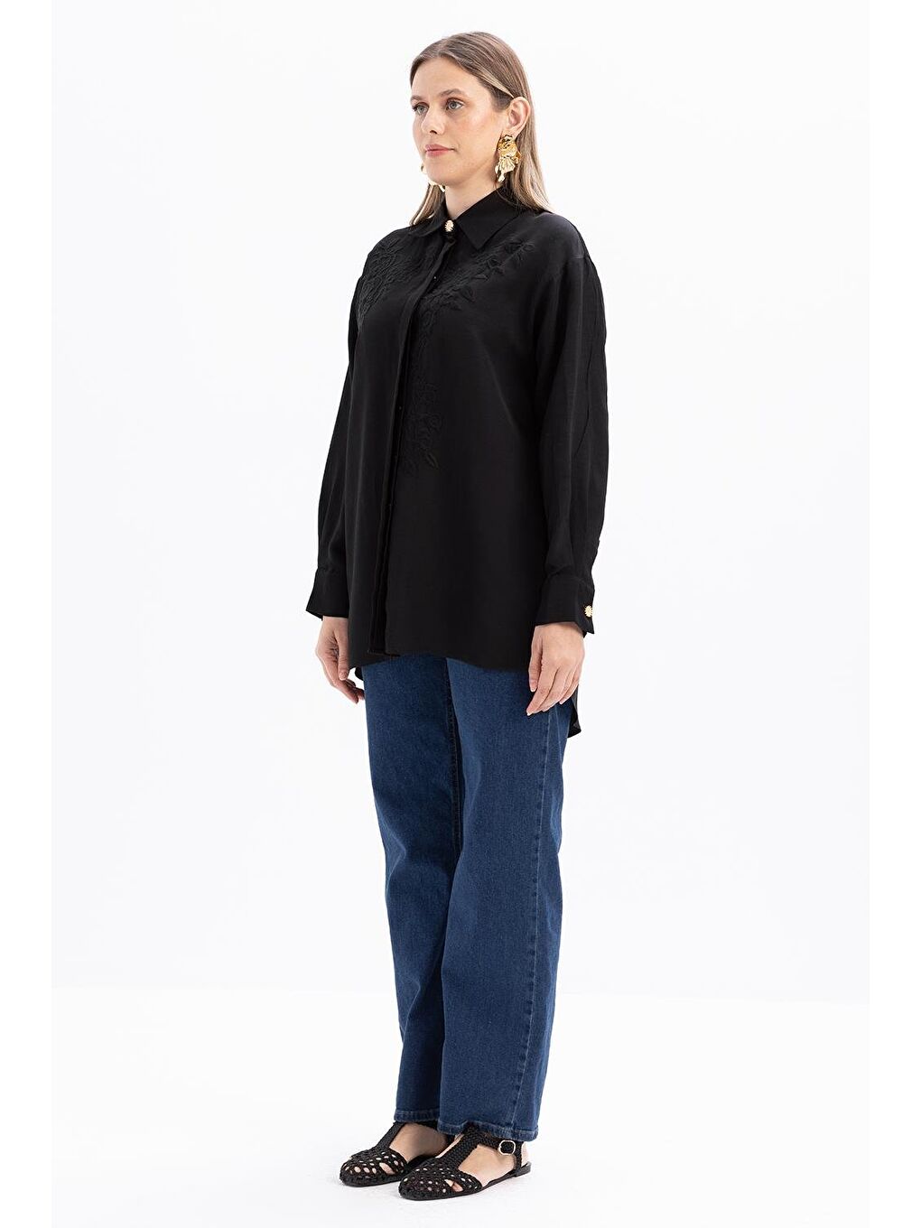 Siyah-Nakışlı Keten Gömlek-1