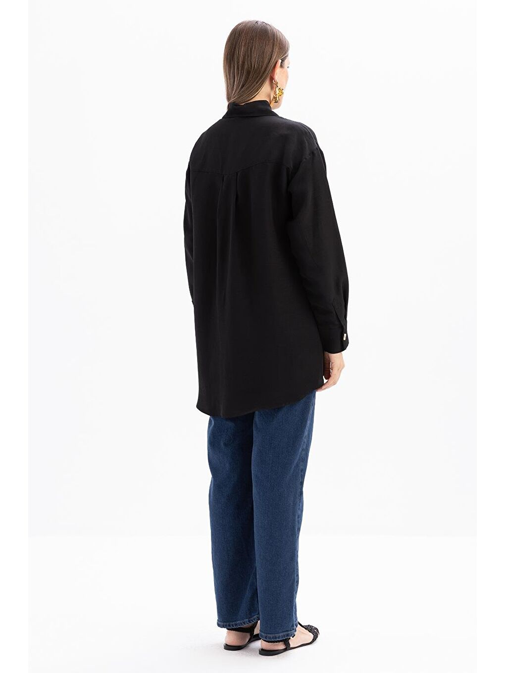 Siyah-Nakışlı Keten Gömlek-2