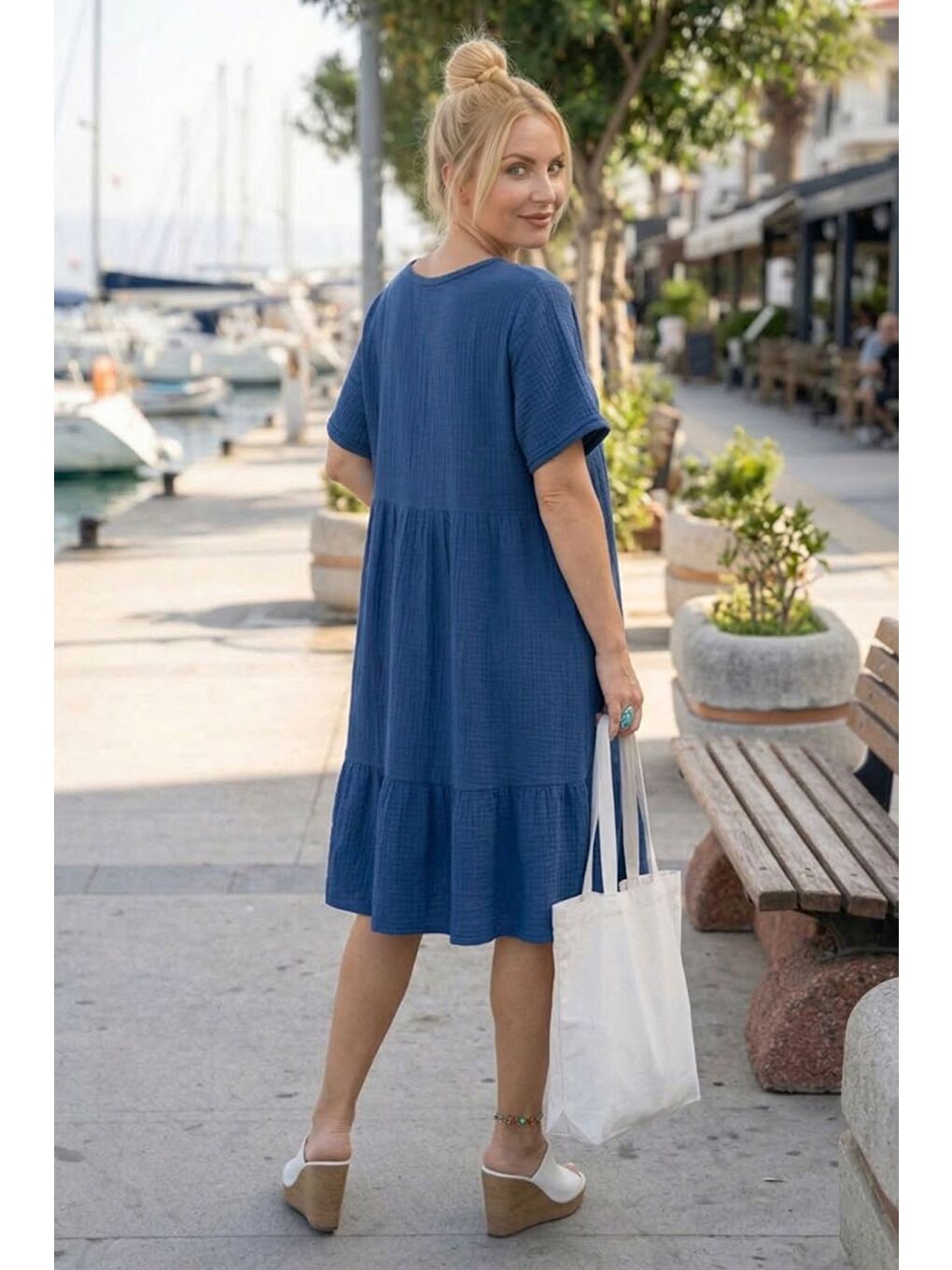 Koyu Mavi V Yaka Kısa Kol Eteği Fırfırlı Casual Müslin Geniş Kesim Dokuma Elbise 106 75-3