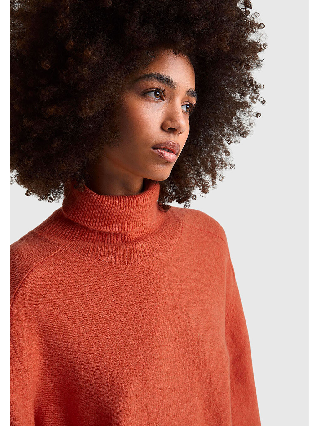 Kadın Turuncu Akrilik ve Yün Karışımlı Düşük Omuzlu Balıkçı Yaka Kazak-5