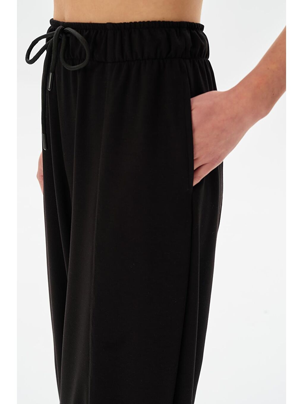 Modal Örme Extra Bol Jogger Pantolon Siyah-4