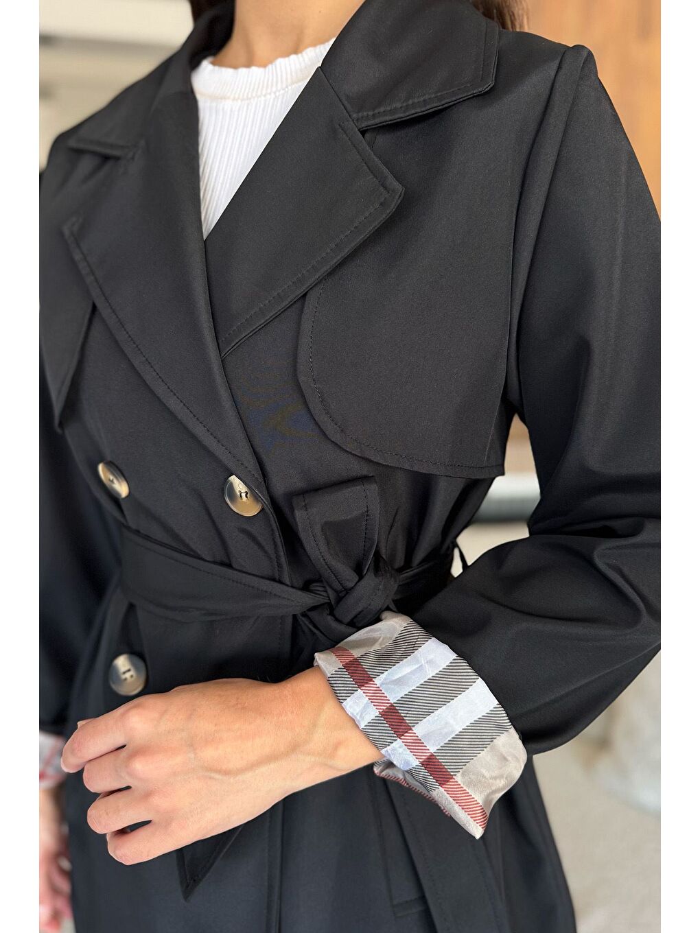 Siyah Kadın Ön Düğmeli Bel Kuşaklı Trençkot-4