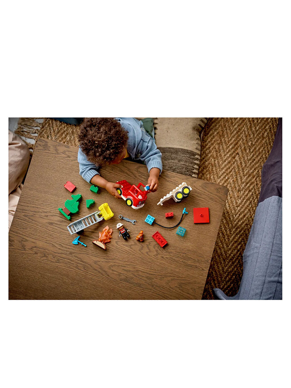 DUPLO Kasabası Hortumlu İtfaiye Aracı ve İtfaiyeci 10473-9