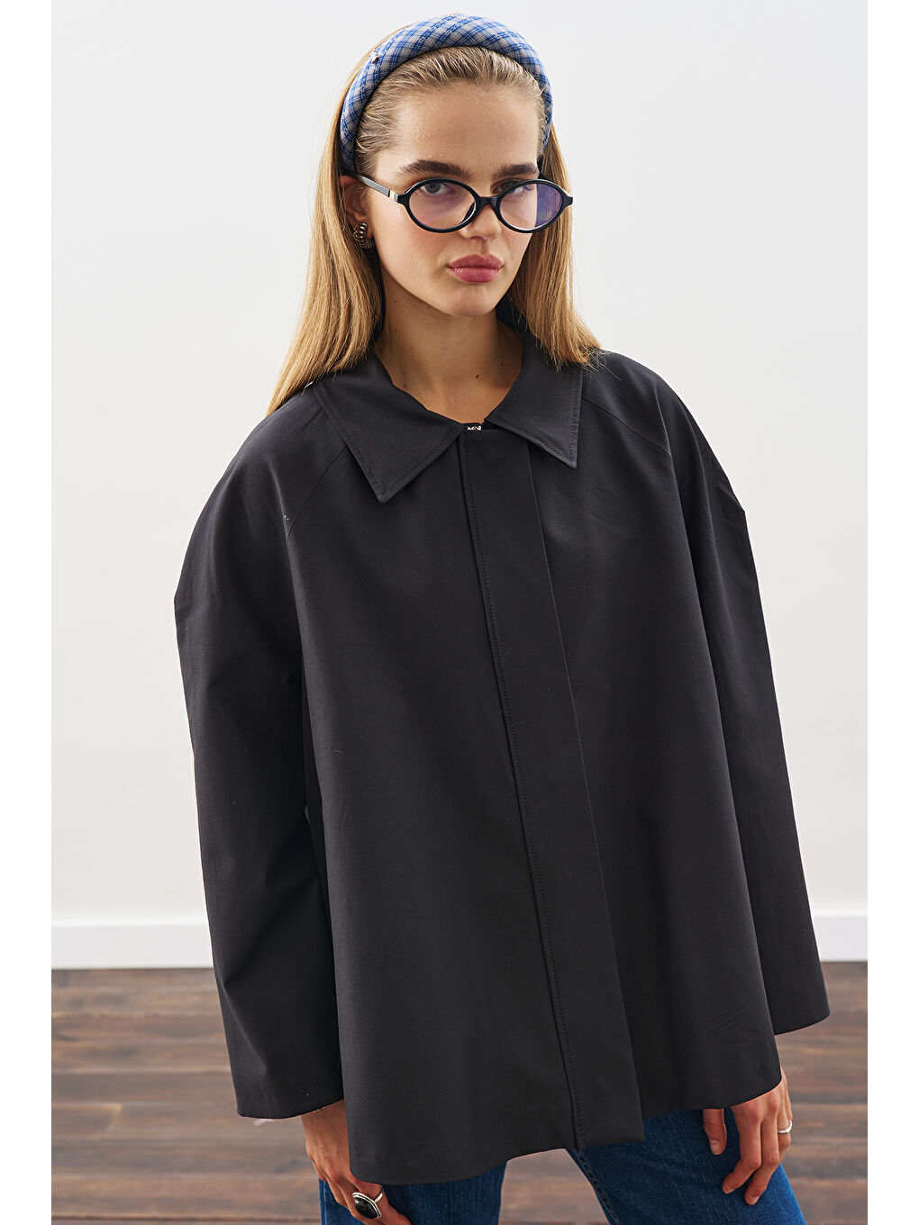 Kontrast Yakalı Trençkot Siyah-3