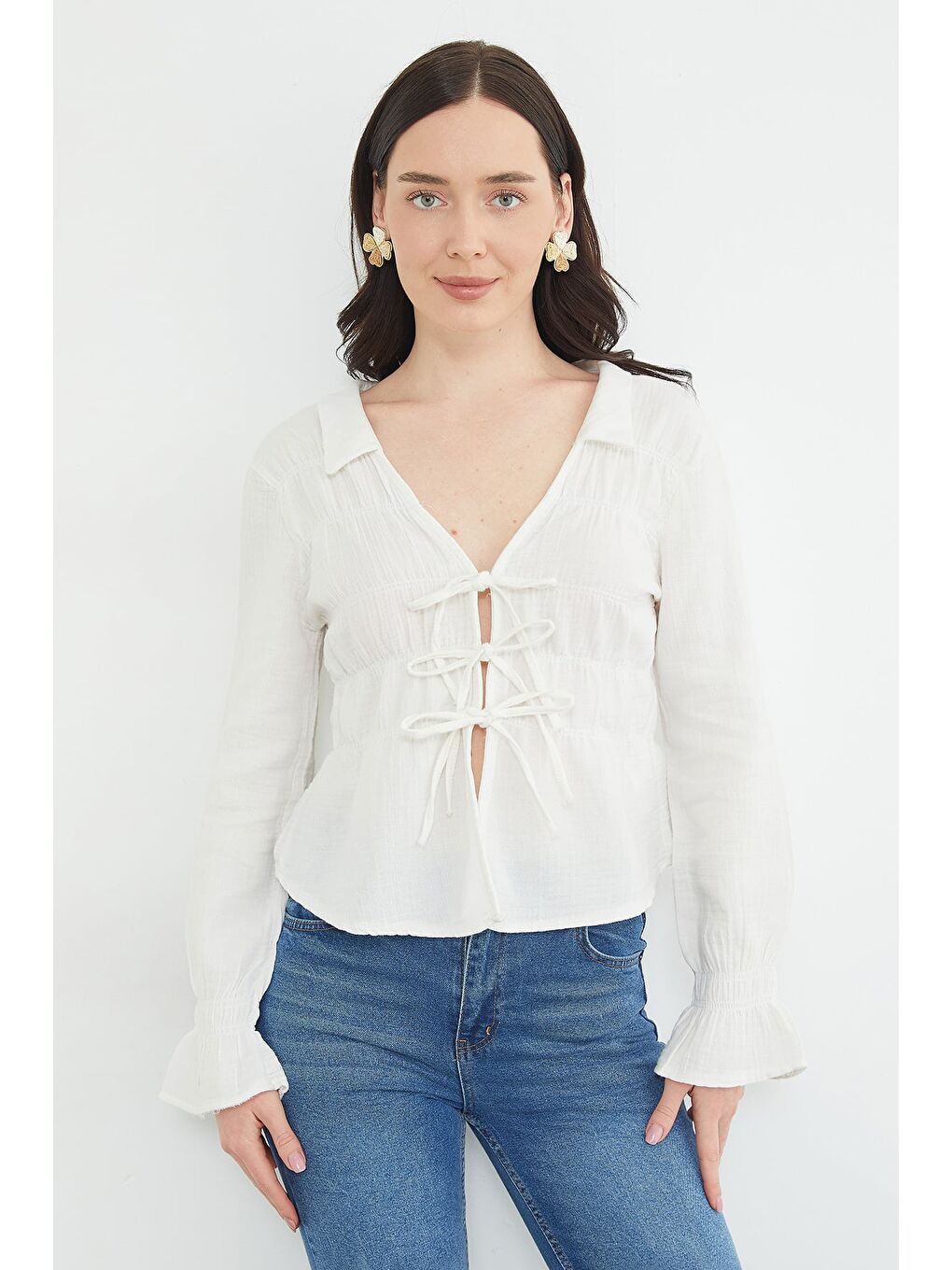 Beyaz Önü Bağlamalı Gipeli Müslin Kumaş Bluz-1