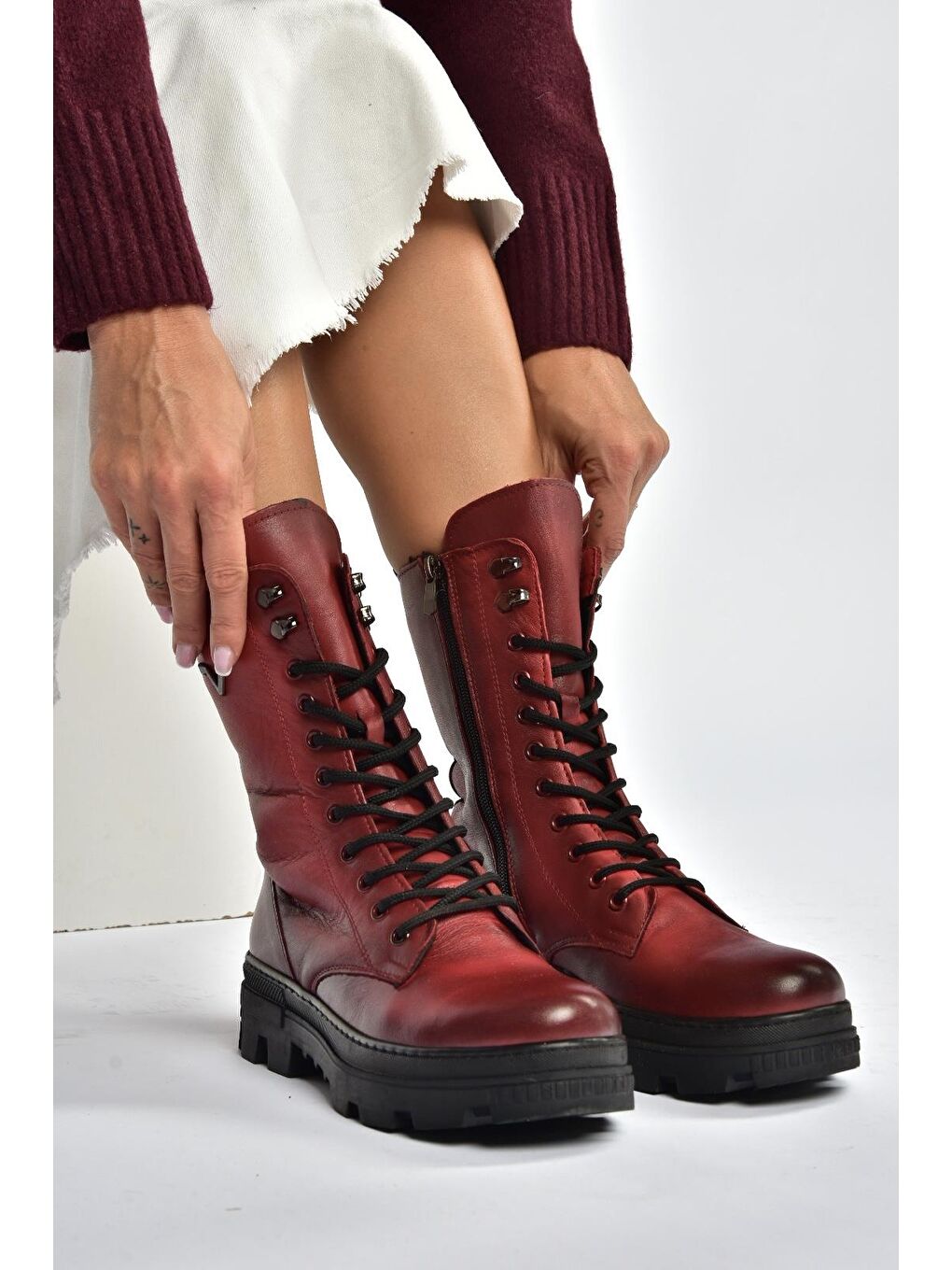Kırmızı Kadın Bot V999049103-1