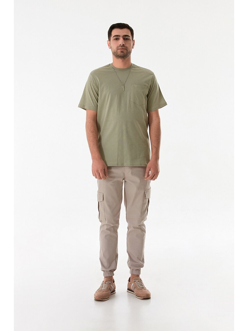 Haki Cepli Kolye Detaylı Bisiklet Yaka Tişört-3