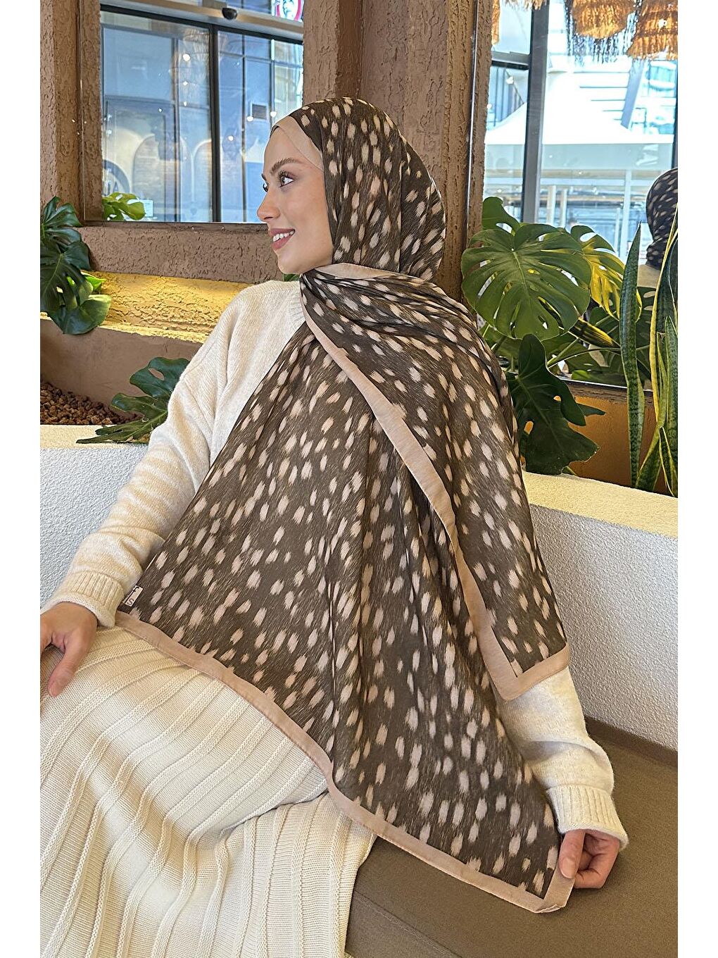 Kahverengi Ceylan Desen Soft Şal Camel-3