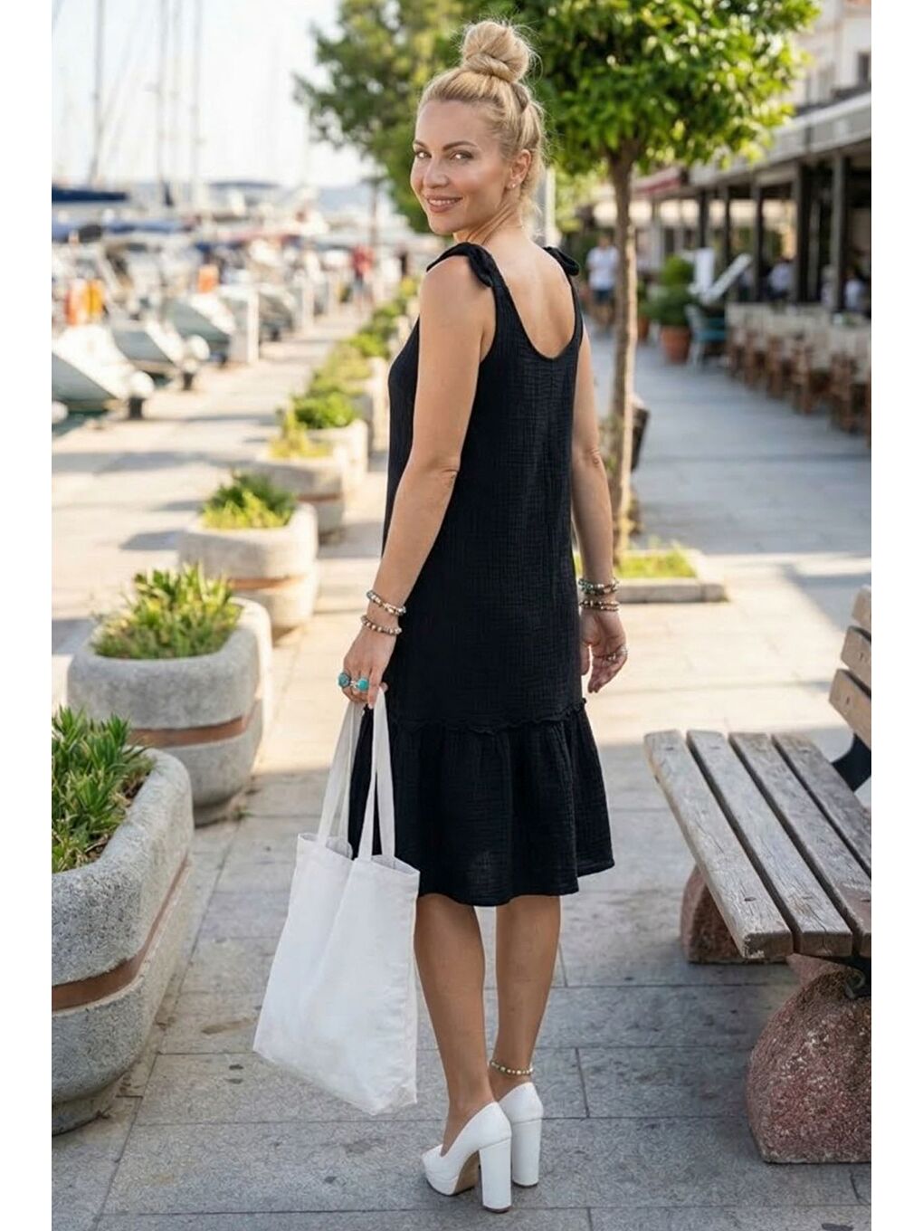 Siyah Askılı Eteği Fırfırlı Omuzdan Bağlamalı Casual Müslin Dokuma Elbise 95 50-3