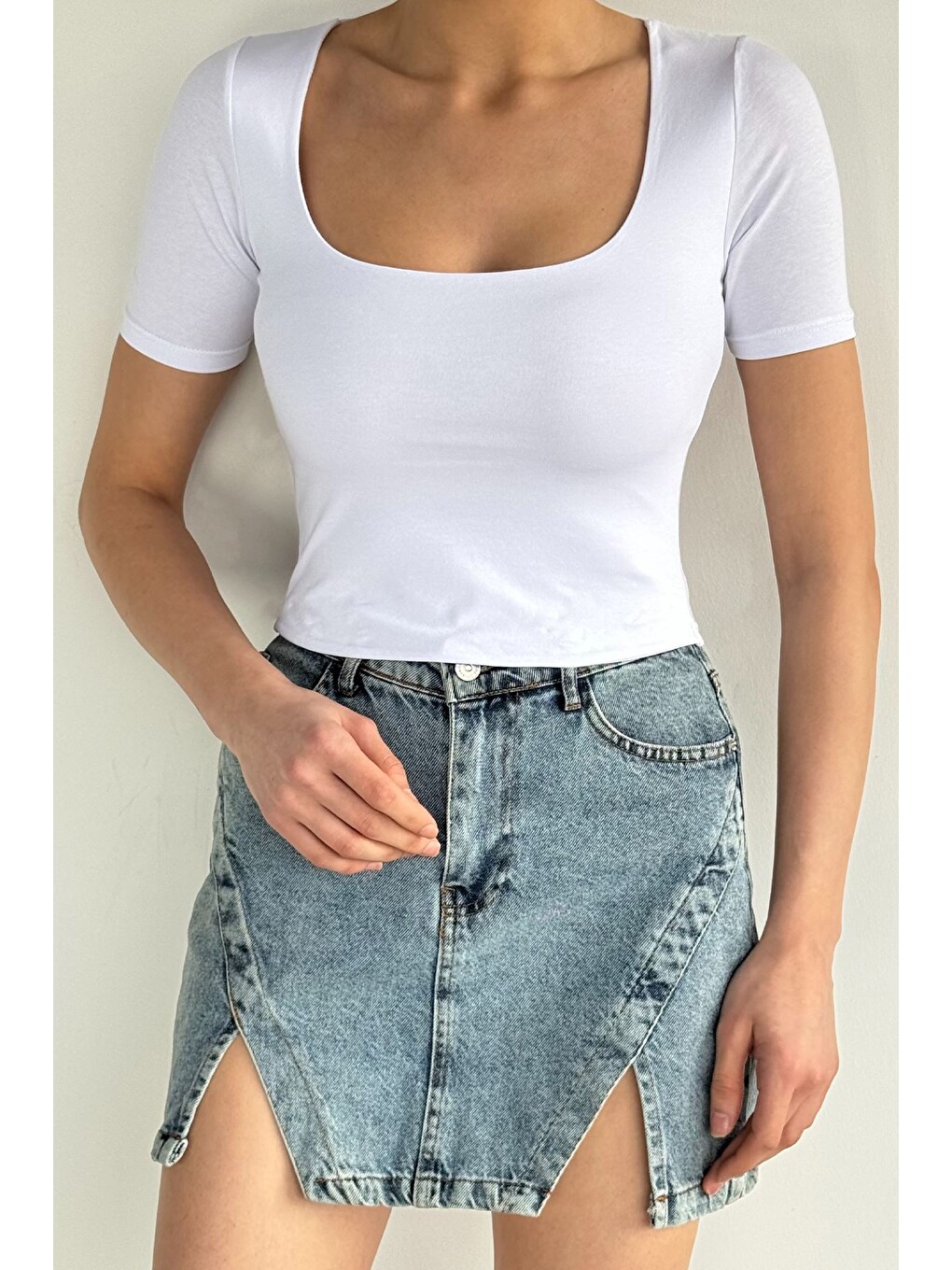 Beyaz Kadın Kare Yaka Crop Top Bluz-1