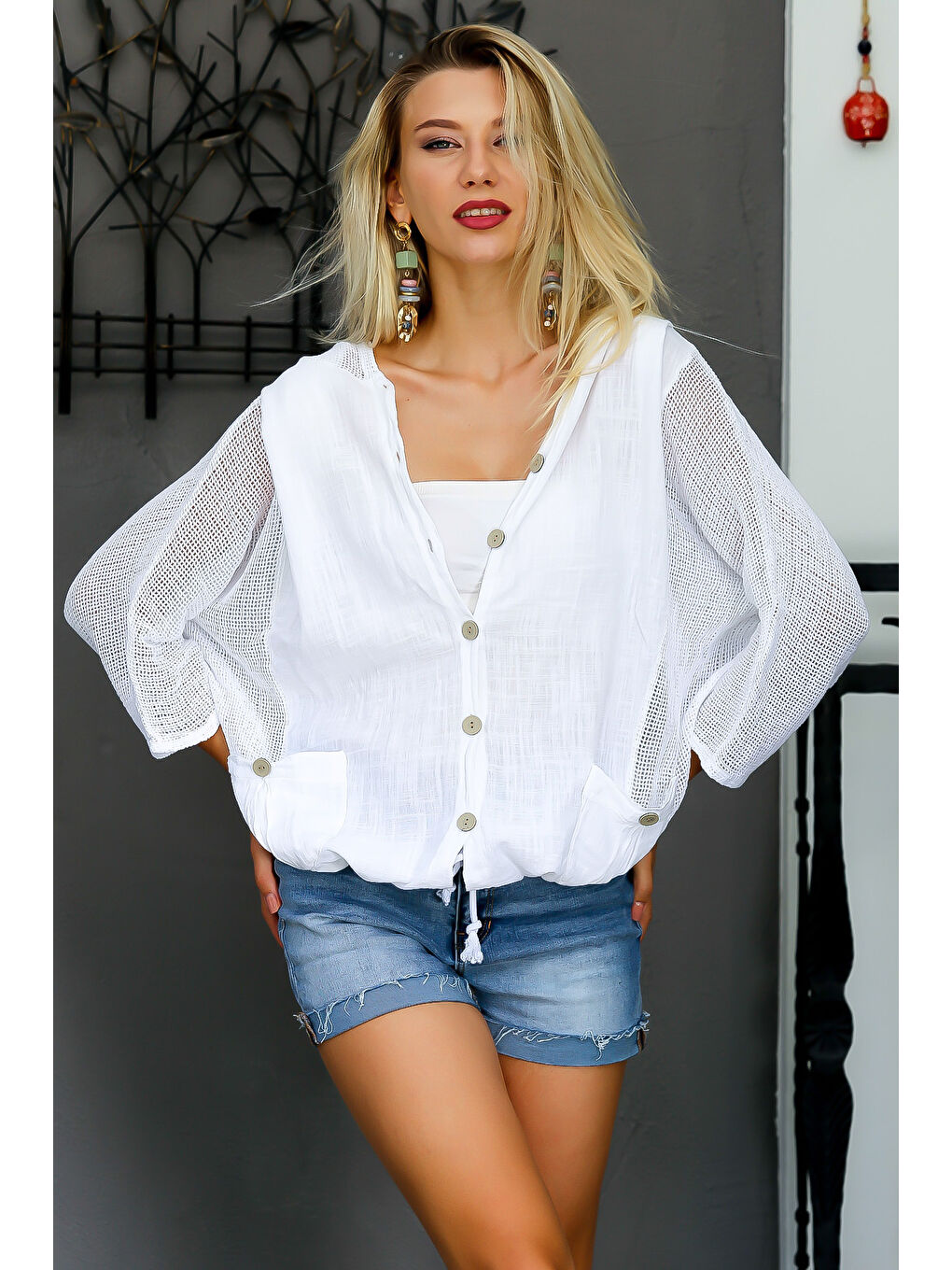 Beyaz Kapüşonlu Uzun Kol Düz Renk Düğmeli Çift Cepli Yıkamalı Dokuma Kapüşonlu Ceket-5