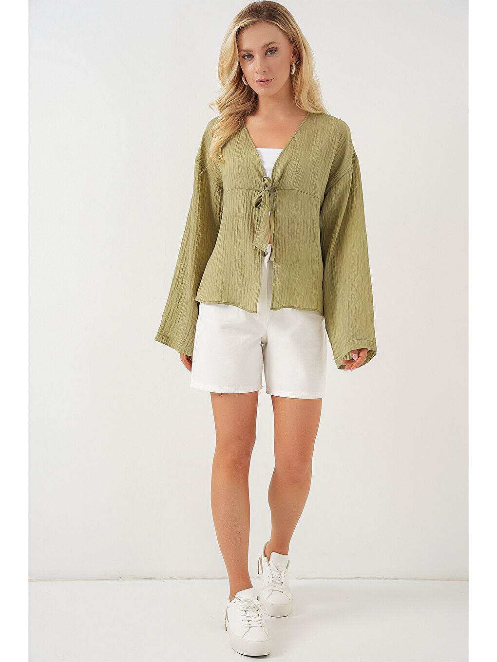 Yeşil Kadın Önü Bağcıklı Bluz 952 - Çağla-1