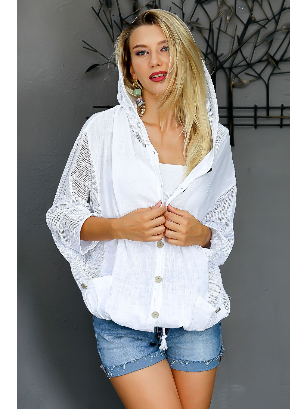 Beyaz Kapüşonlu Uzun Kol Düz Renk Düğmeli Çift Cepli Yıkamalı Dokuma Kapüşonlu Ceket-7