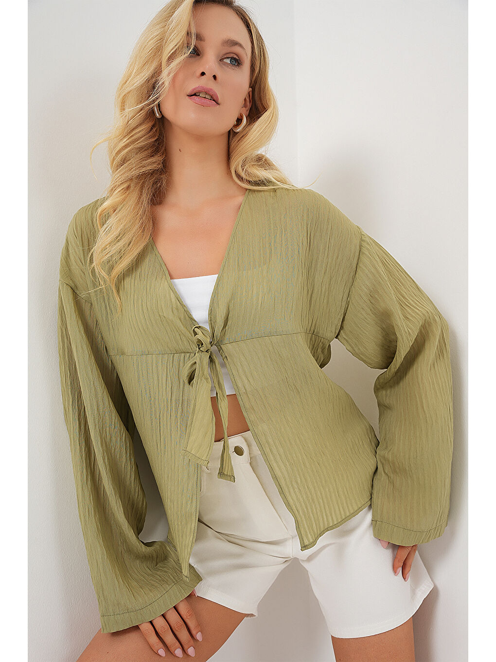 Yeşil Kadın Önü Bağcıklı Bluz 952 - Çağla-2