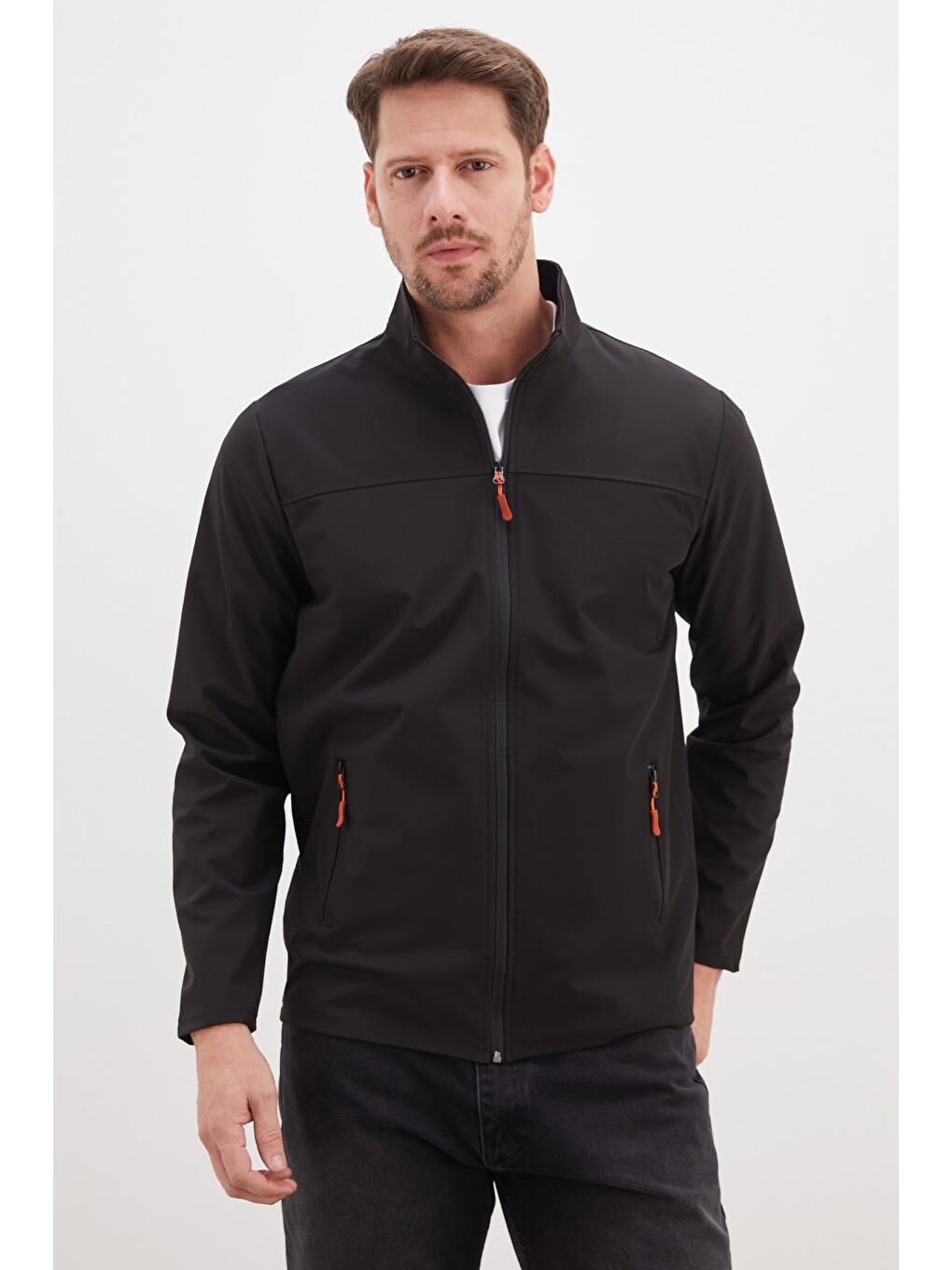 Siyah Fermuarlı Dik Yaka Softshell Ceket