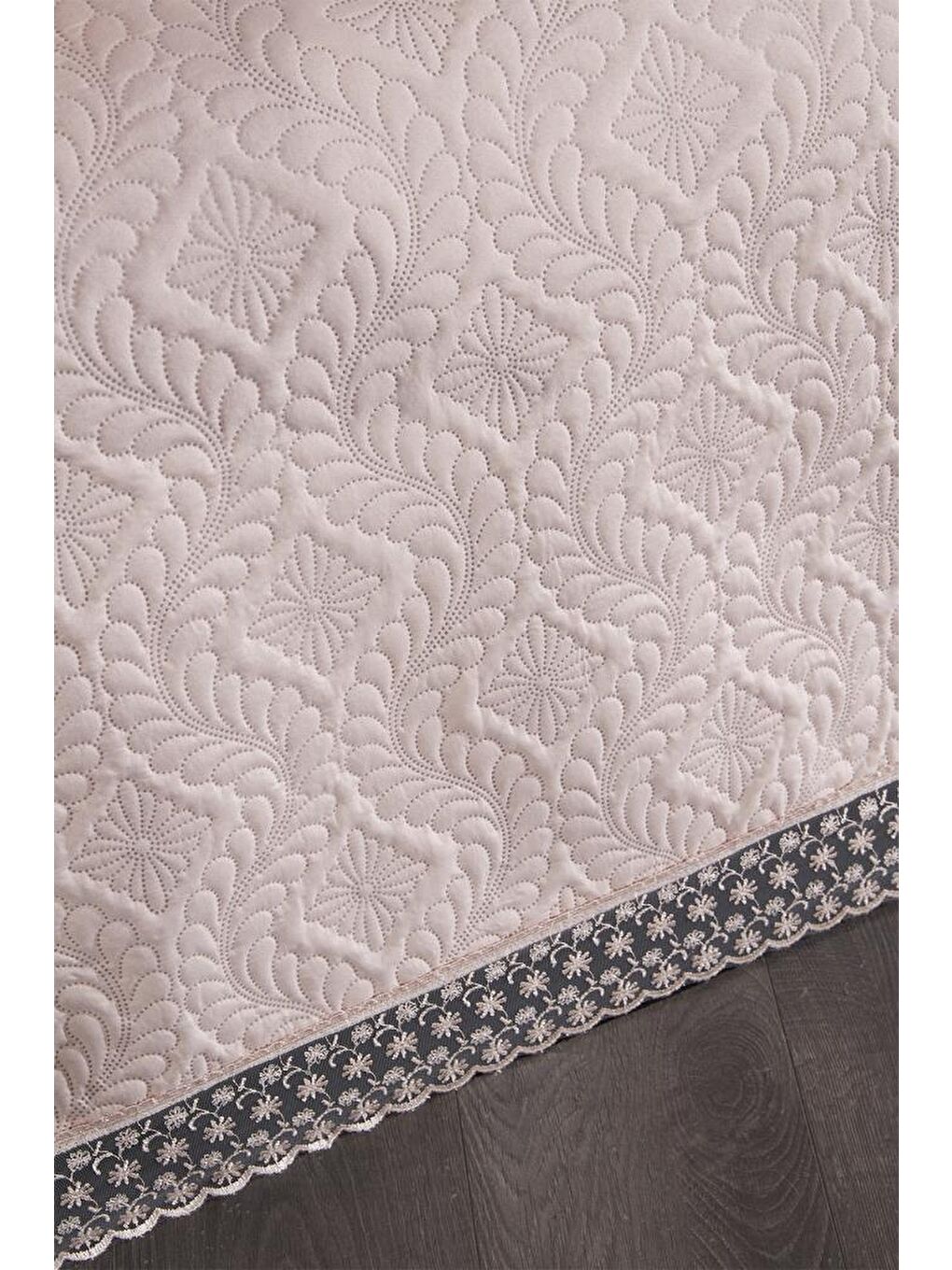 Pembe Zoya Dantelli Kapitoneli Ultrasonik Çift Kişilik Yatak Örtüsü Pudra-5