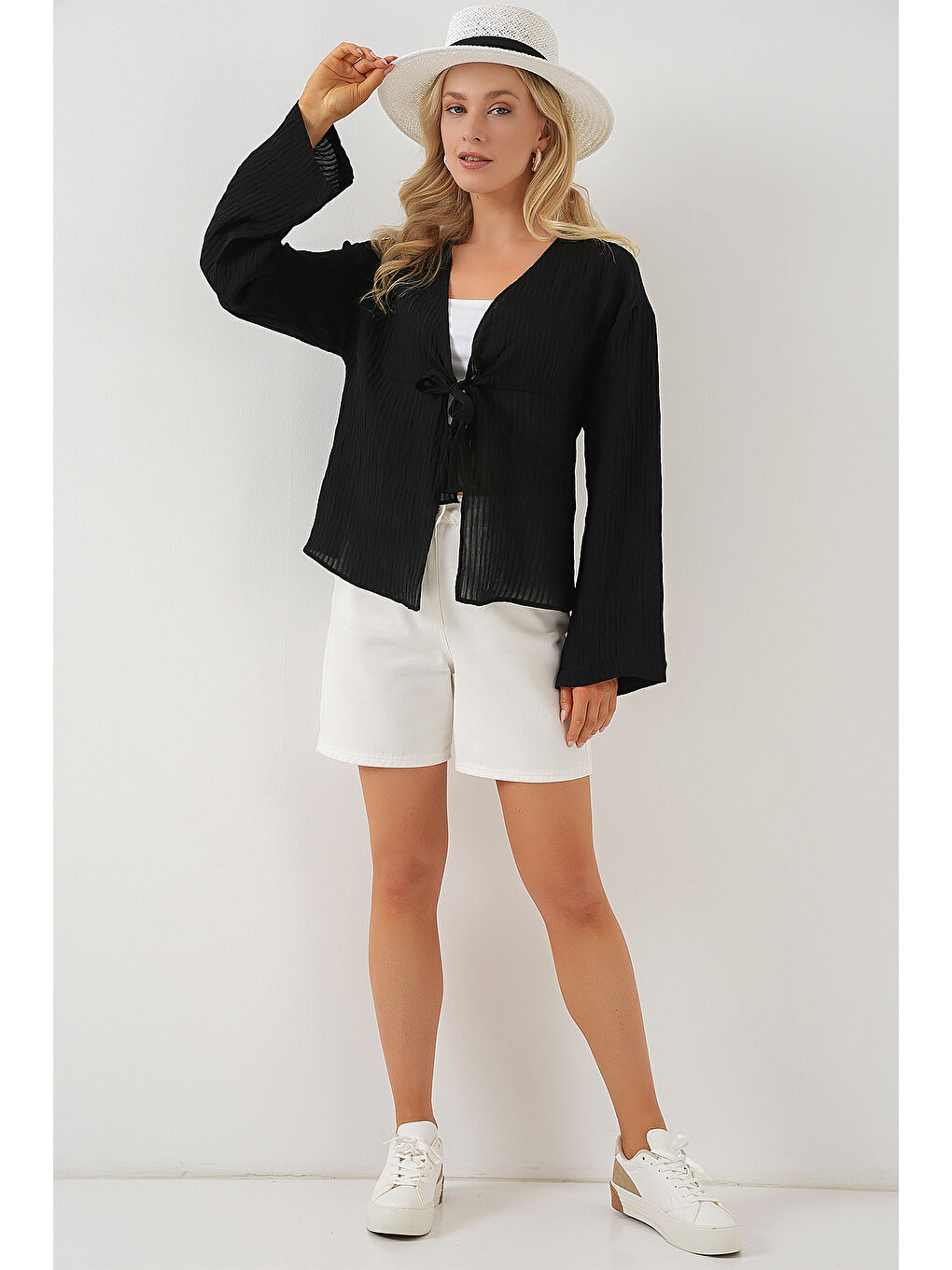 Kadın Önü Bağcıklı Bluz 952 - Siyah-1