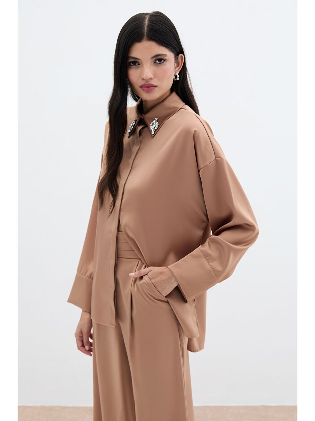 Kahverengi Aksesuar Detaylı Gömlek - Camel-1