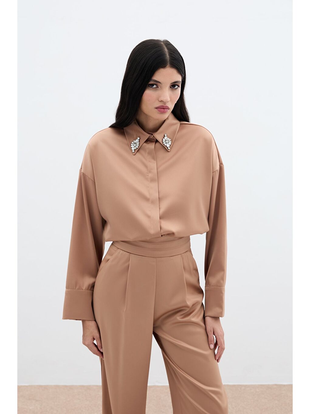 Kahverengi Aksesuar Detaylı Gömlek - Camel-4